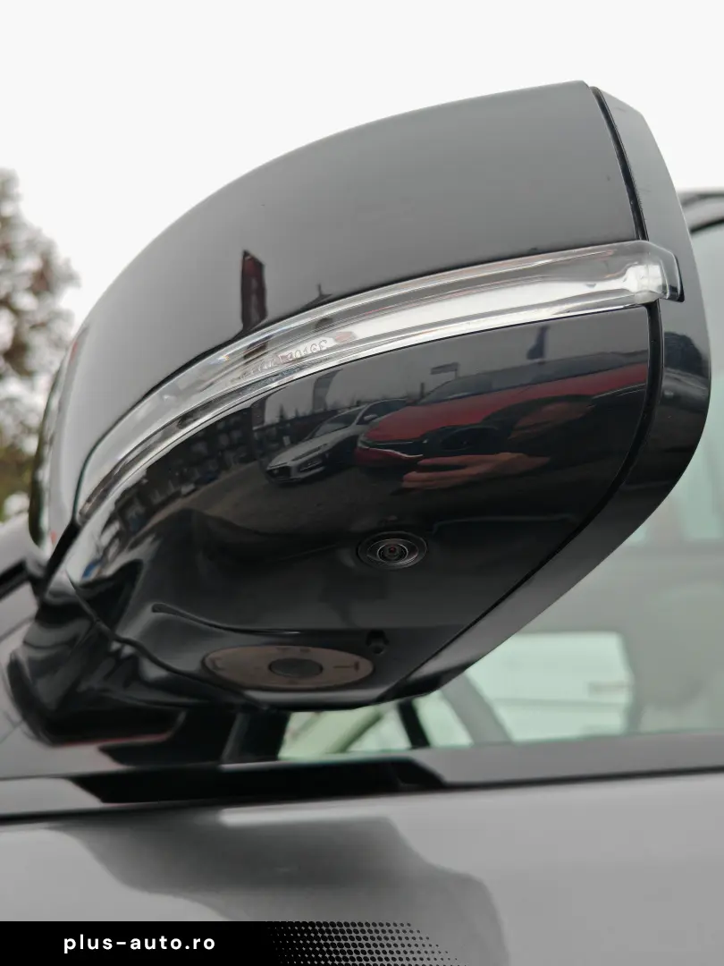 Range Rover Vogue 4.4 Diesel 340cp la COMANDA