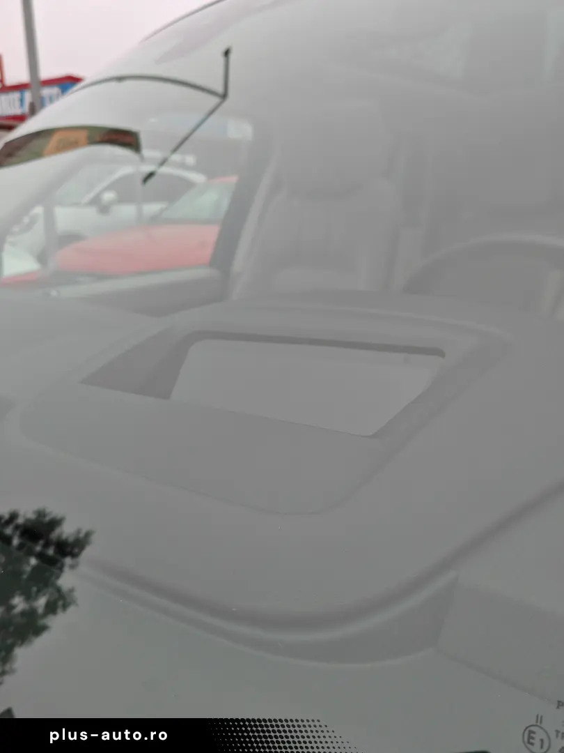 Range Rover Vogue 4.4 Diesel 340cp la COMANDA