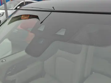 Range Rover Vogue 4.4 Diesel 340cp la COMANDA