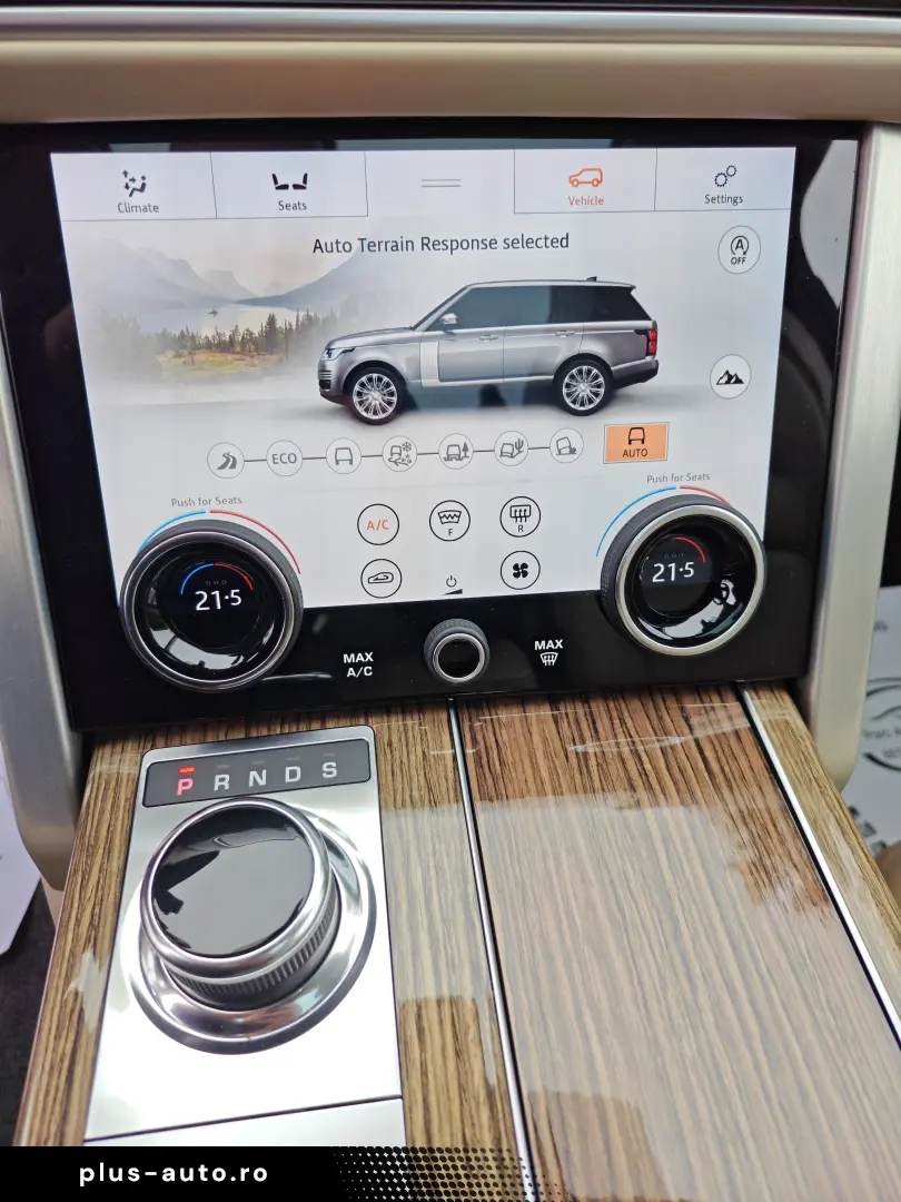 Range Rover Vogue 4.4 Diesel 340cp la COMANDA