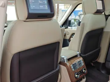 Range Rover Vogue 4.4 Diesel 340cp la COMANDA