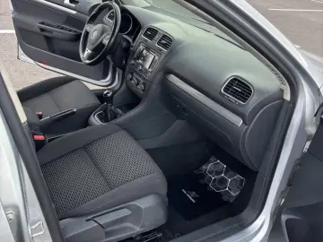 Volkswagen Golf 1.6 TDI Trendline Bluemotion