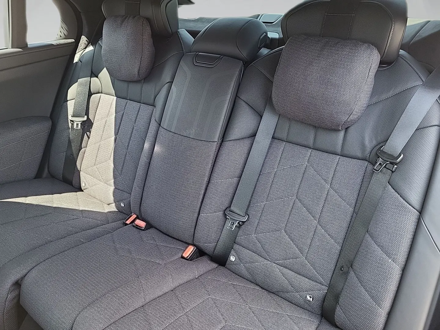 740d xDrive Lim M SPORT ExecutiveLoungeP Massage