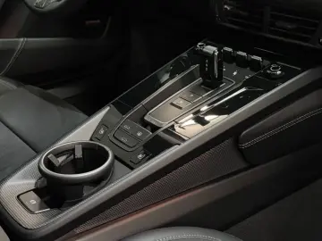 911 Carrera 4 GTS T-Hybrid