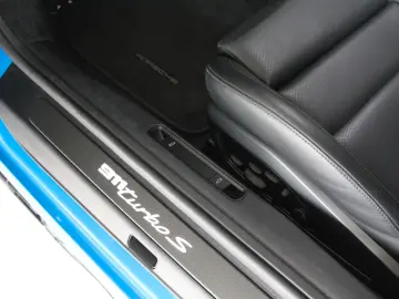 911 Turbo S SportDesign Lift G-Dach Burmester