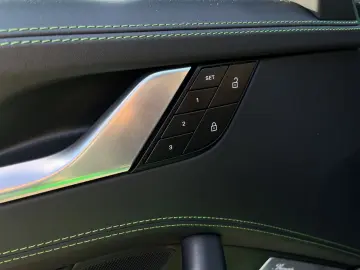 992 (911) Turbo S  Sportabgasanlage  LED-Matrix