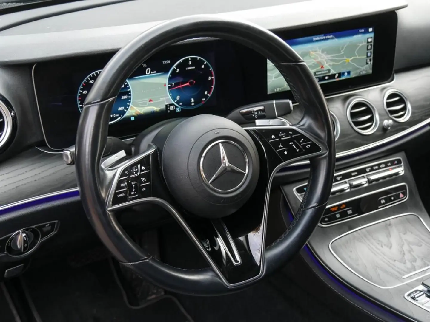 E 220d AVANTGARDE MBUX SHZ KAM LED SHZ