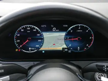 E 220d AVANTGARDE MBUX SHZ KAM LED SHZ