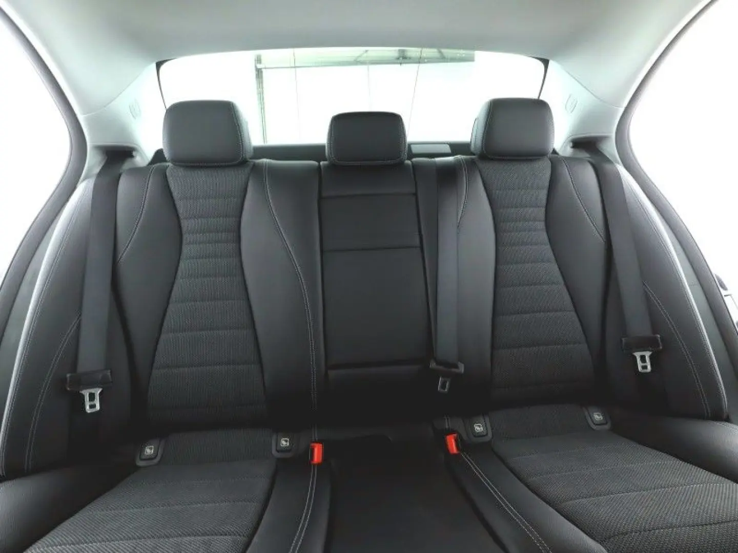 E 220 d AVANTGARDE LED KAMERA TOTW MEMORY SHZ