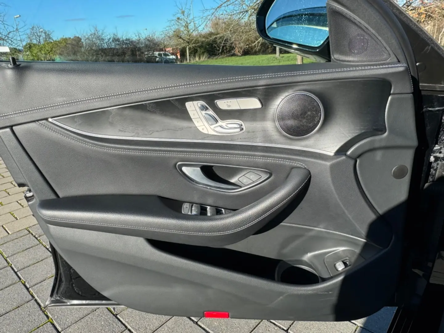 E 220d AMG WIDESCREEN NAVI LEDER XENON