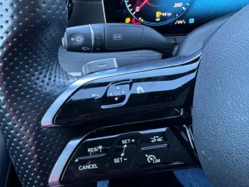 E 220d AMG WIDESCREEN NAVI LEDER XENON