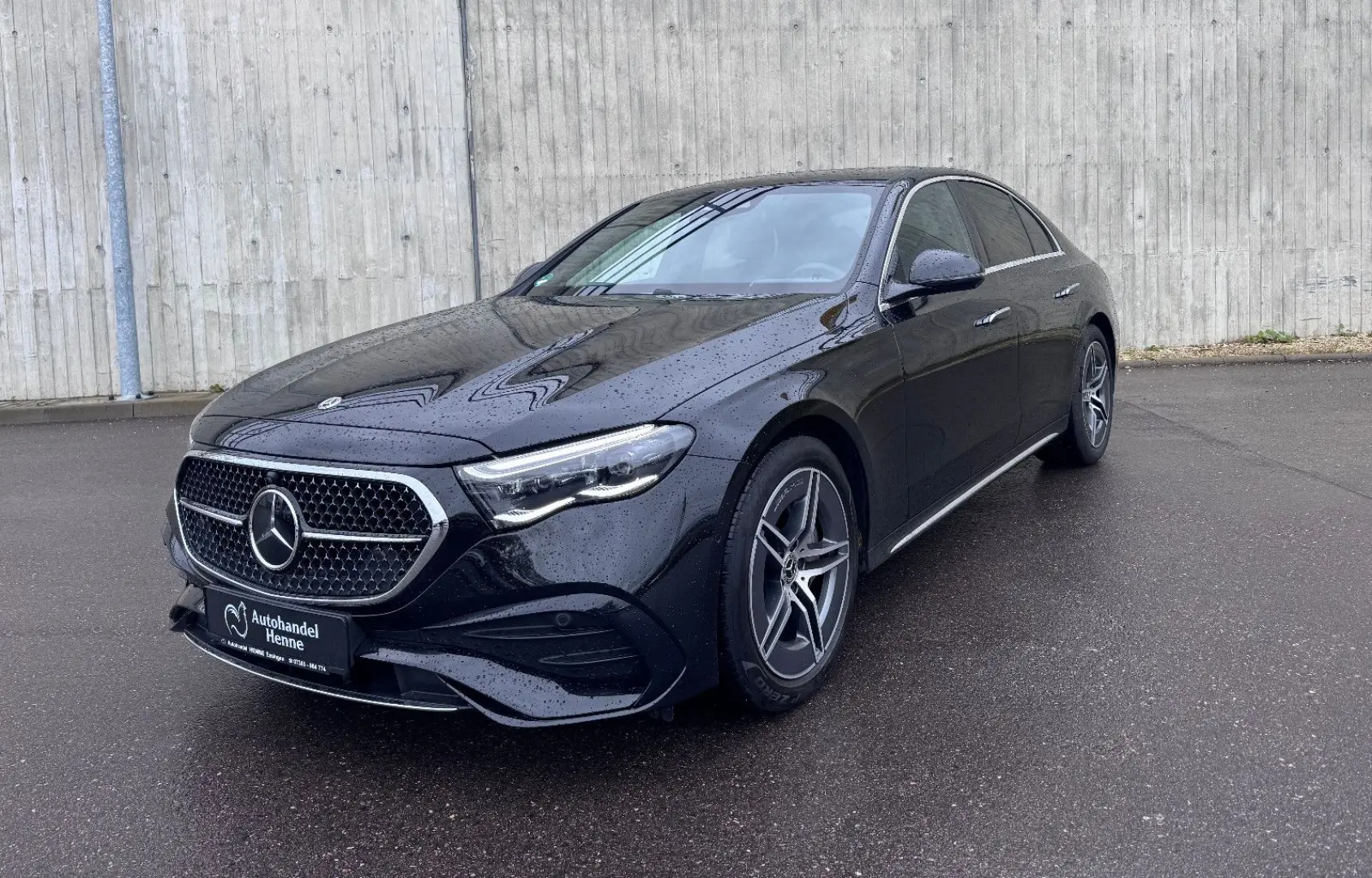 E 220 d Lim AMG-Line Distr Digi-LED 360 AHK Nav
