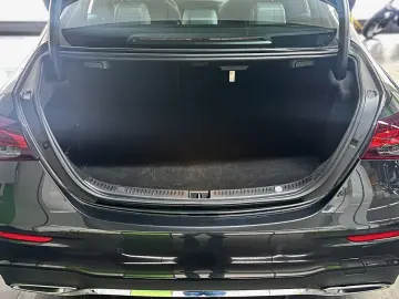 E 220 d AMG Paket DAB Distronic Totwinkel 360Cam