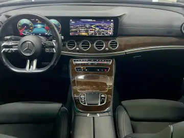E 220 d AMG Paket DAB Distronic Totwinkel 360Cam