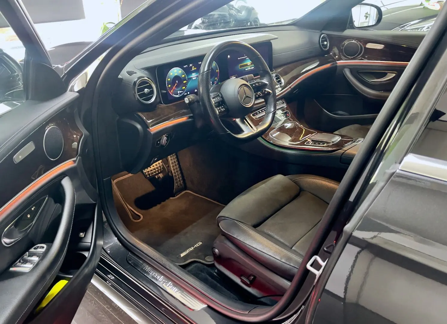 E 220 d AMG Paket DAB Distronic Totwinkel 360Cam