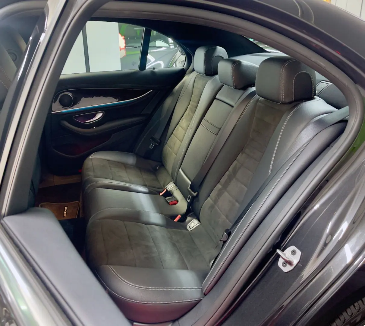 E 220 d AMG Paket DAB Distronic Totwinkel 360Cam