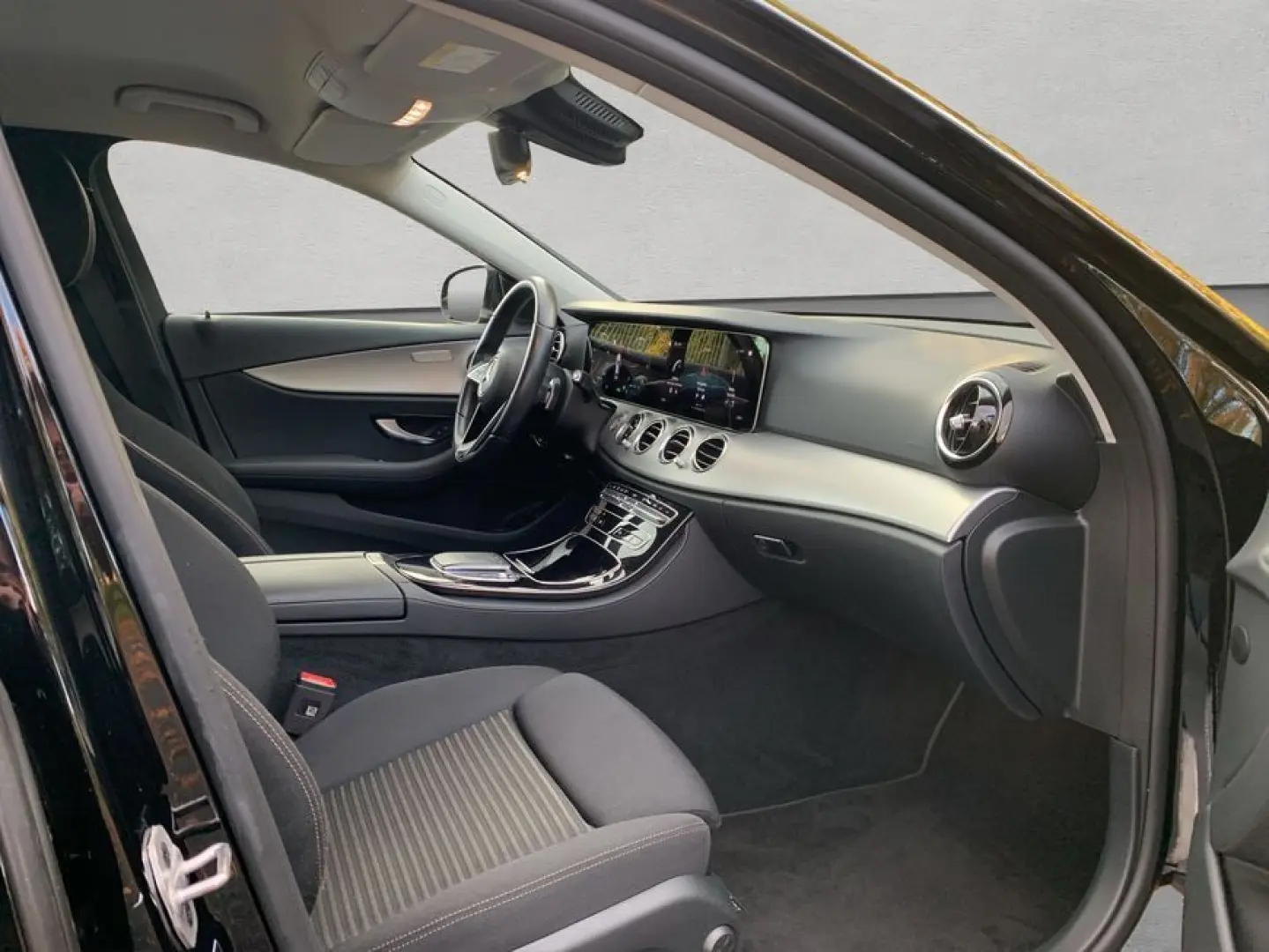 E 220 d 9G Avantgarde AHK Multibeam