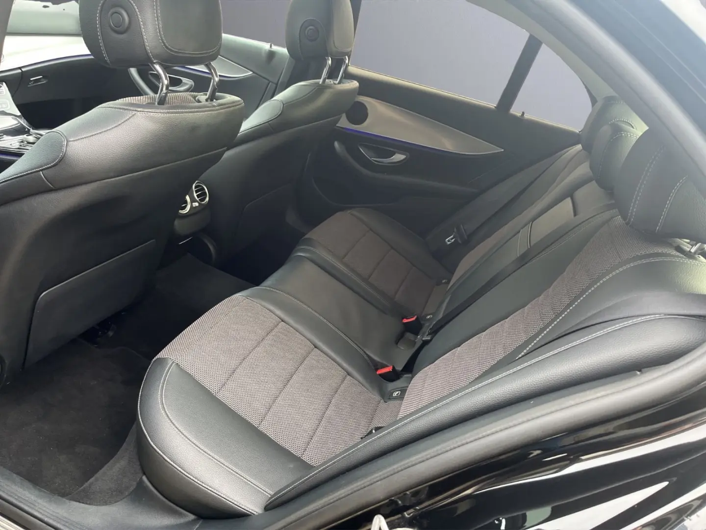 E 220 d Avantgarde Lim. GSD Navi Kamera Leder