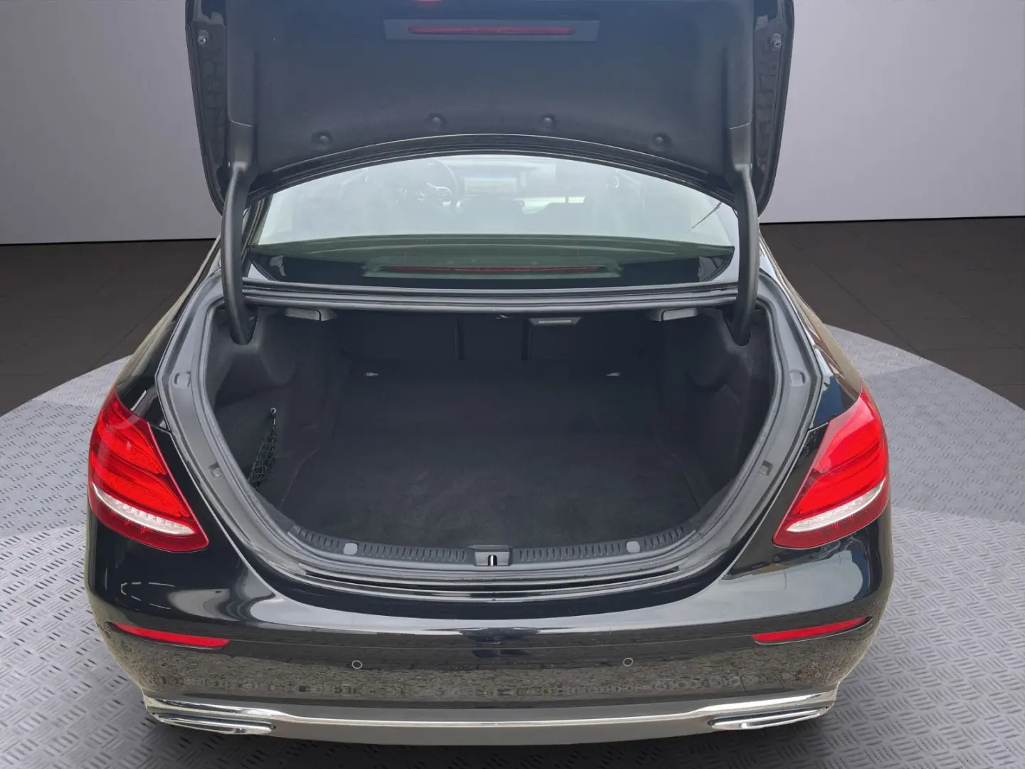 E 220 d Avantgarde Lim. GSD Navi Kamera Leder