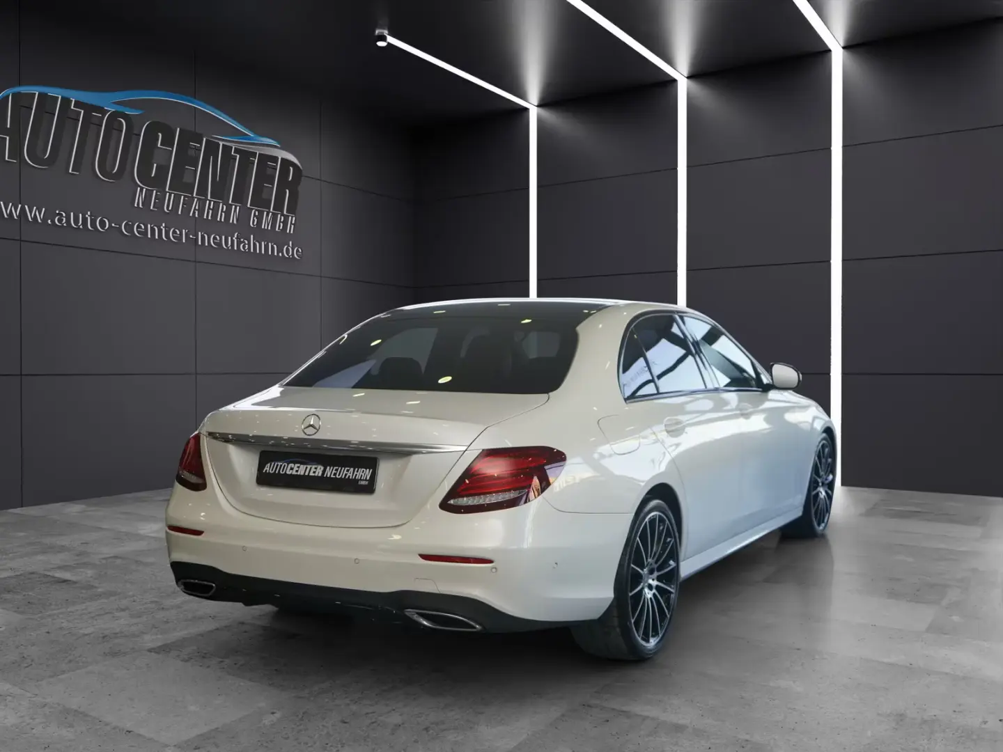 E 220 CDI AMG line PANO KAMERA TOT WINKEL SUND S