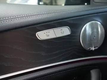 E 220 CDI AMG line PANO KAMERA TOT WINKEL SUND S