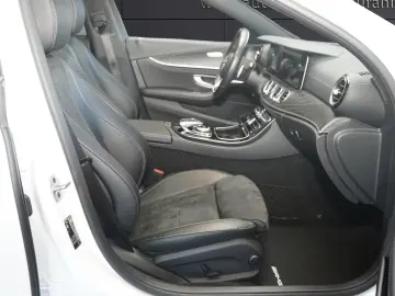 E 220 CDI AMG line PANO KAMERA TOT WINKEL SUND S