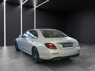 E 220 CDI AMG line PANO KAMERA TOT WINKEL SUND S