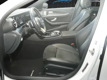 E 220 CDI AMG line PANO KAMERA TOT WINKEL SUND S