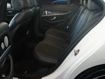 E 220 CDI AMG line PANO KAMERA TOT WINKEL SUND S