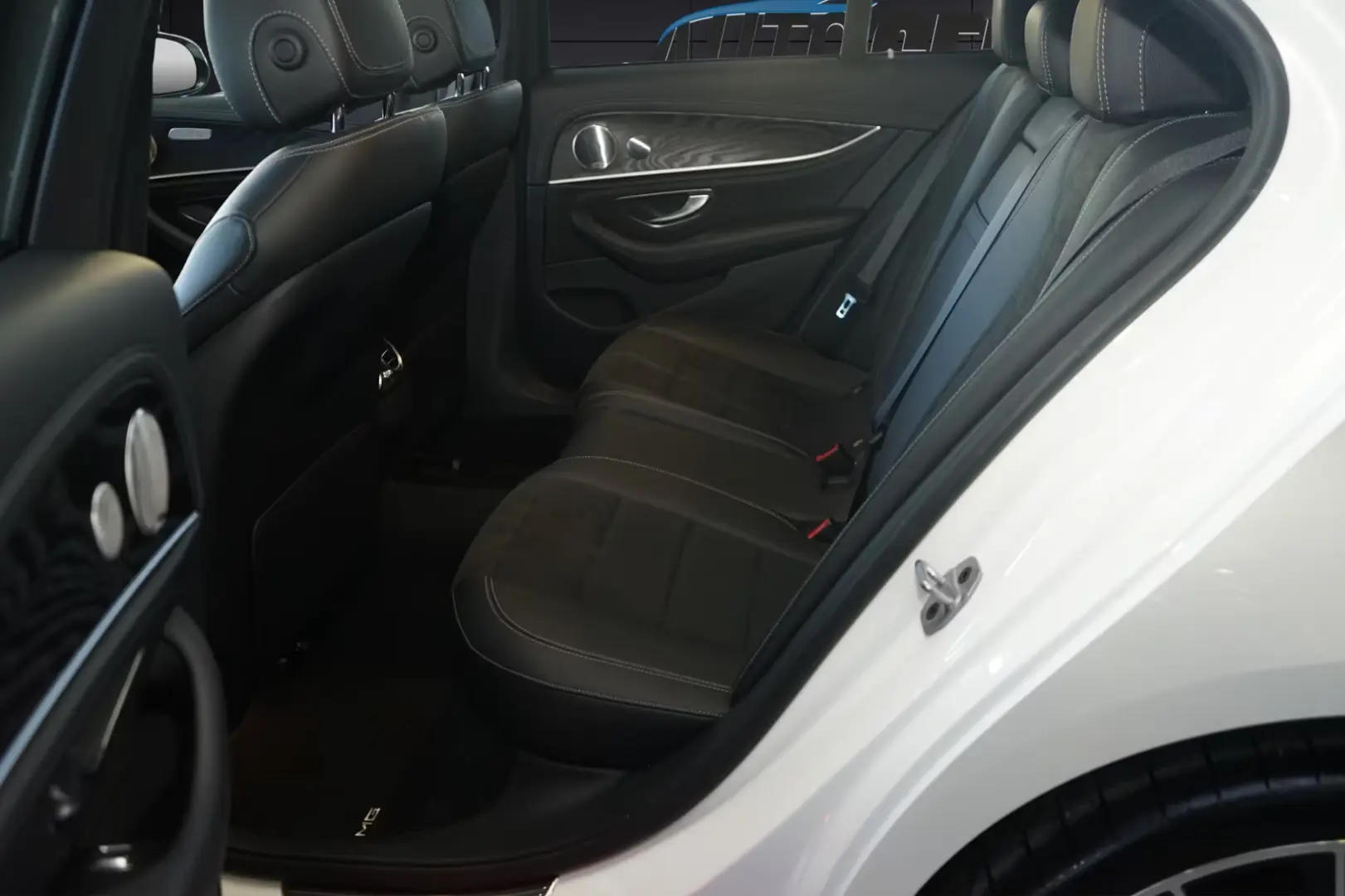 E 220 CDI AMG line PANO KAMERA TOT WINKEL SUND S