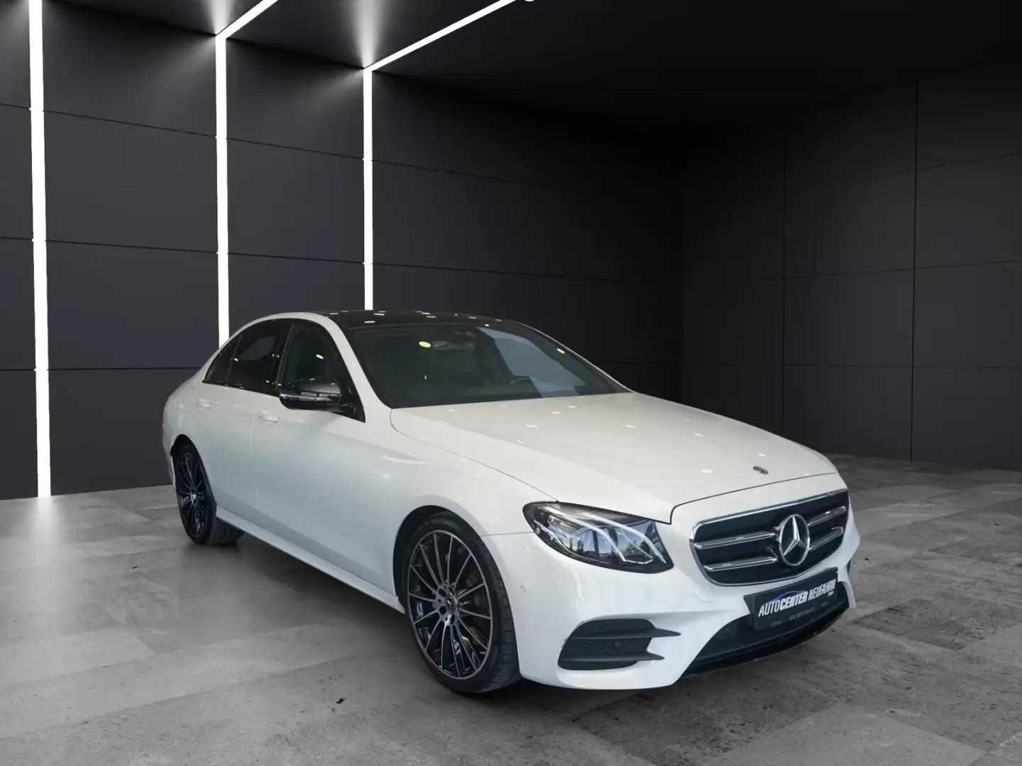E 220 CDI AMG line PANO KAMERA TOT WINKEL SUND S
