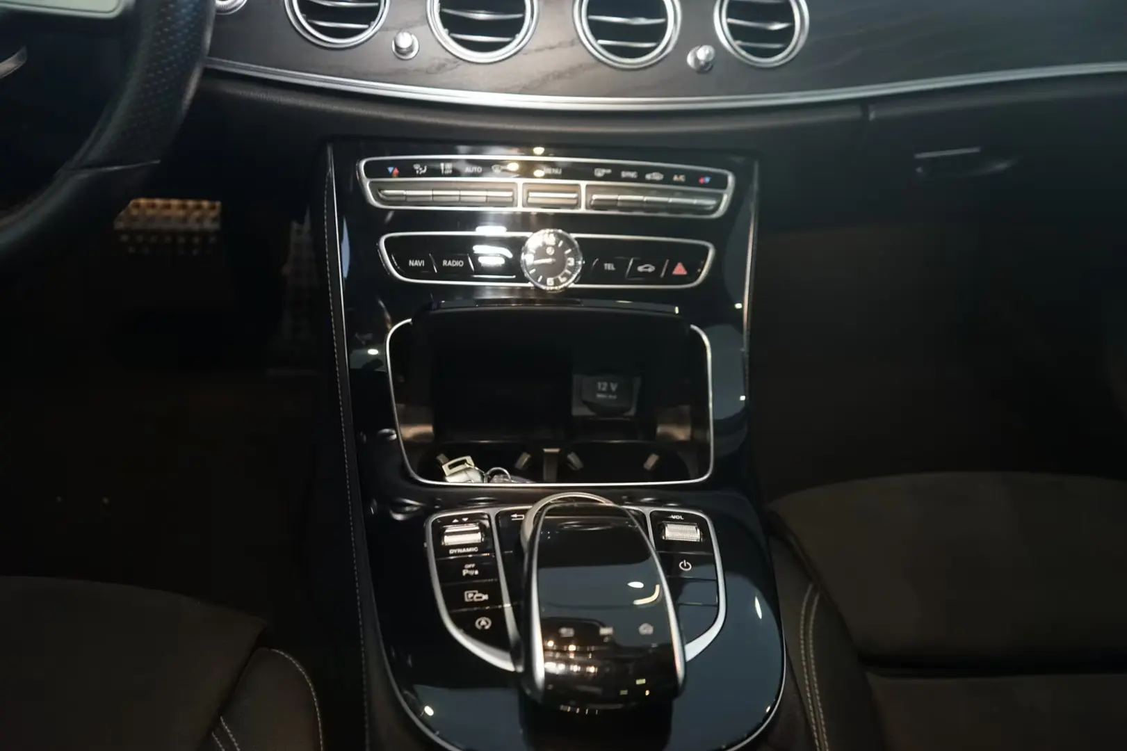E 220 CDI AMG line PANO KAMERA TOT WINKEL SUND S