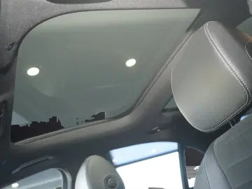 E 220 CDI AMG line PANO KAMERA TOT WINKEL SUND S