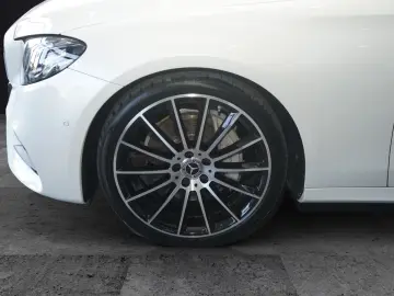 E 220 CDI AMG line PANO KAMERA TOT WINKEL SUND S