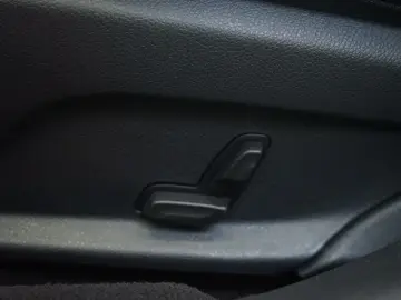 E 220 CDI AMG line PANO KAMERA TOT WINKEL SUND S