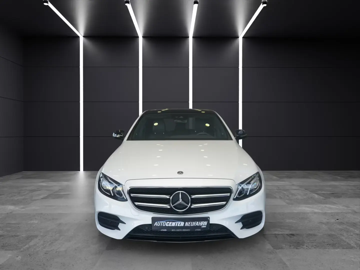 E 220 CDI AMG line PANO KAMERA TOT WINKEL SUND S
