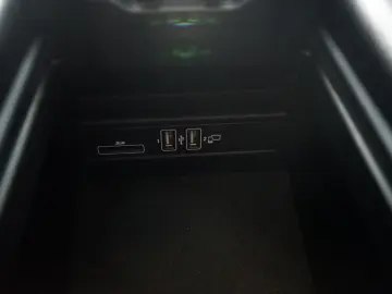 E 220 CDI AMG line PANO KAMERA TOT WINKEL SUND S