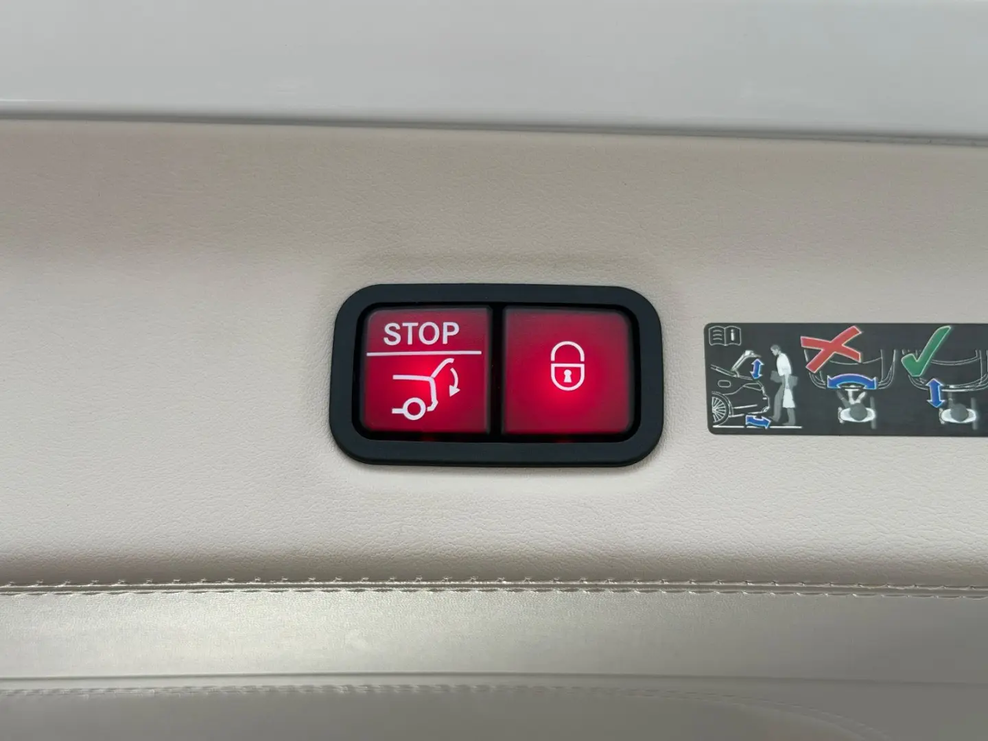 Maybach GLS 600 MANUFAKTUR FIRSTCLASS FOND TV 23