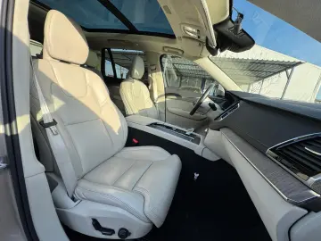 Volvo XC 90 B5 MHEV AWD 7 locuri Ultimate Bright