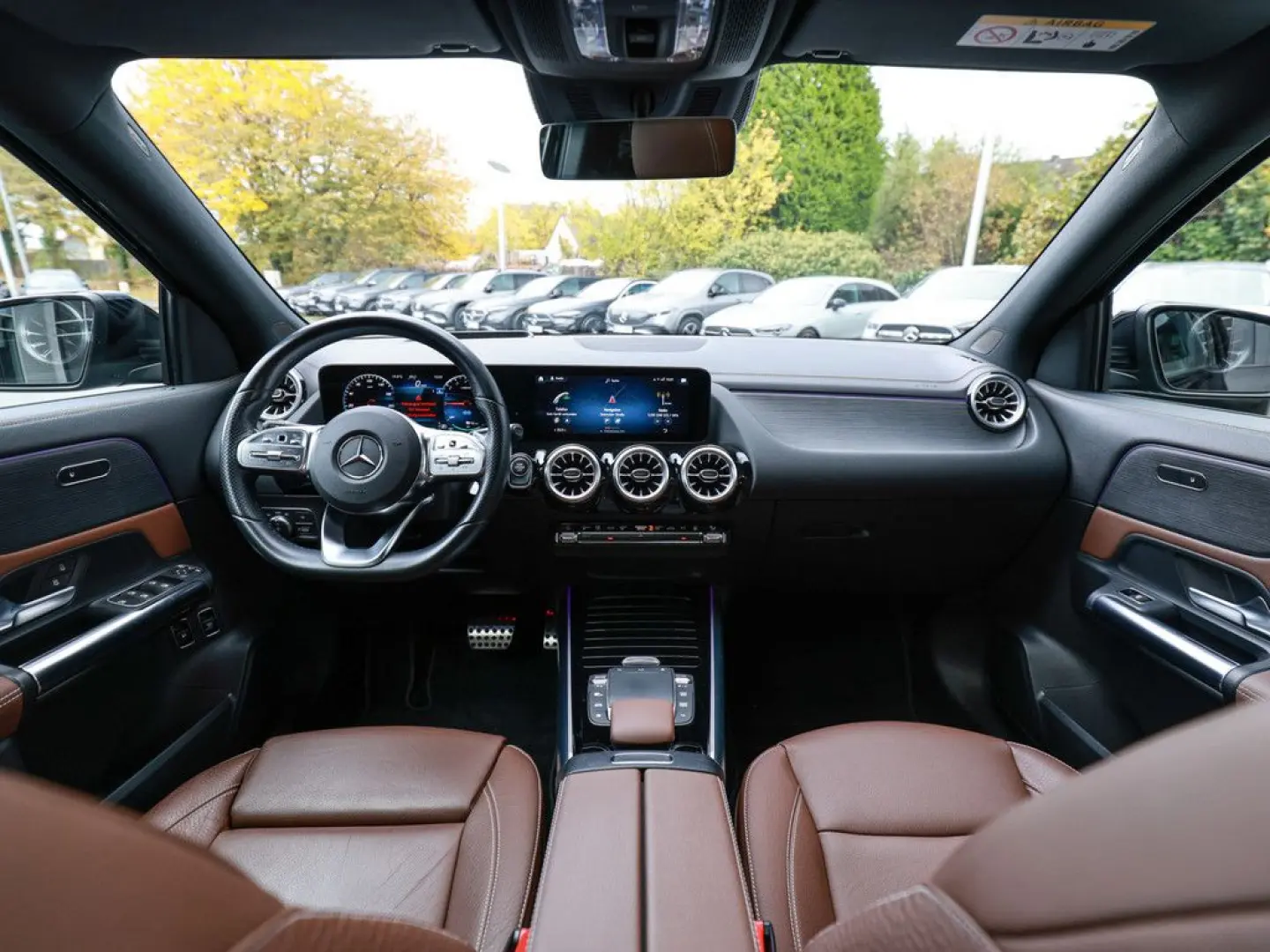 GLA 250 e AMG Sport AHK Distr. LED Pano HUD Navi