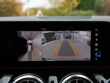 GLA 250 e AMG Sport AHK Distr. LED Pano HUD Navi