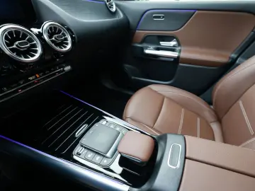 GLA 250 e AMG Sport AHK Distr. LED Pano HUD Navi