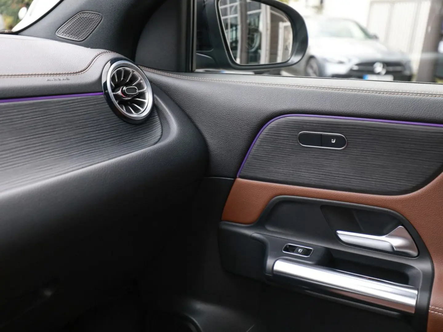 GLA 250 e AMG Sport AHK Distr. LED Pano HUD Navi