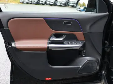 GLA 250 e AMG Sport AHK Distr. LED Pano HUD Navi