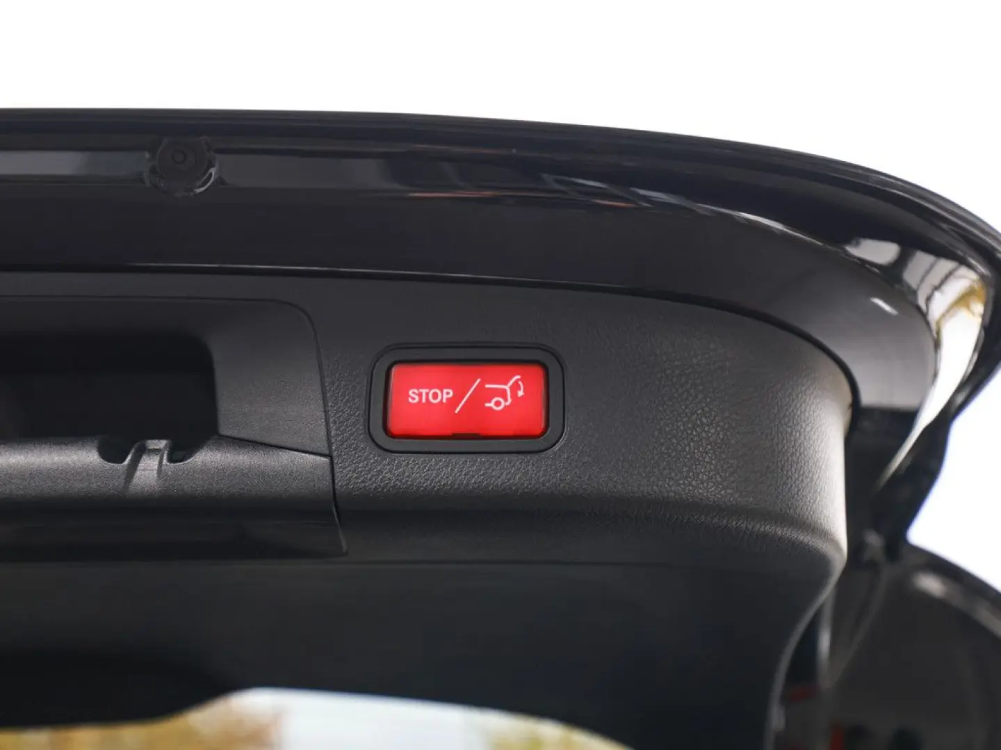 GLA 250 e AMG Sport AHK Distr. LED Pano HUD Navi