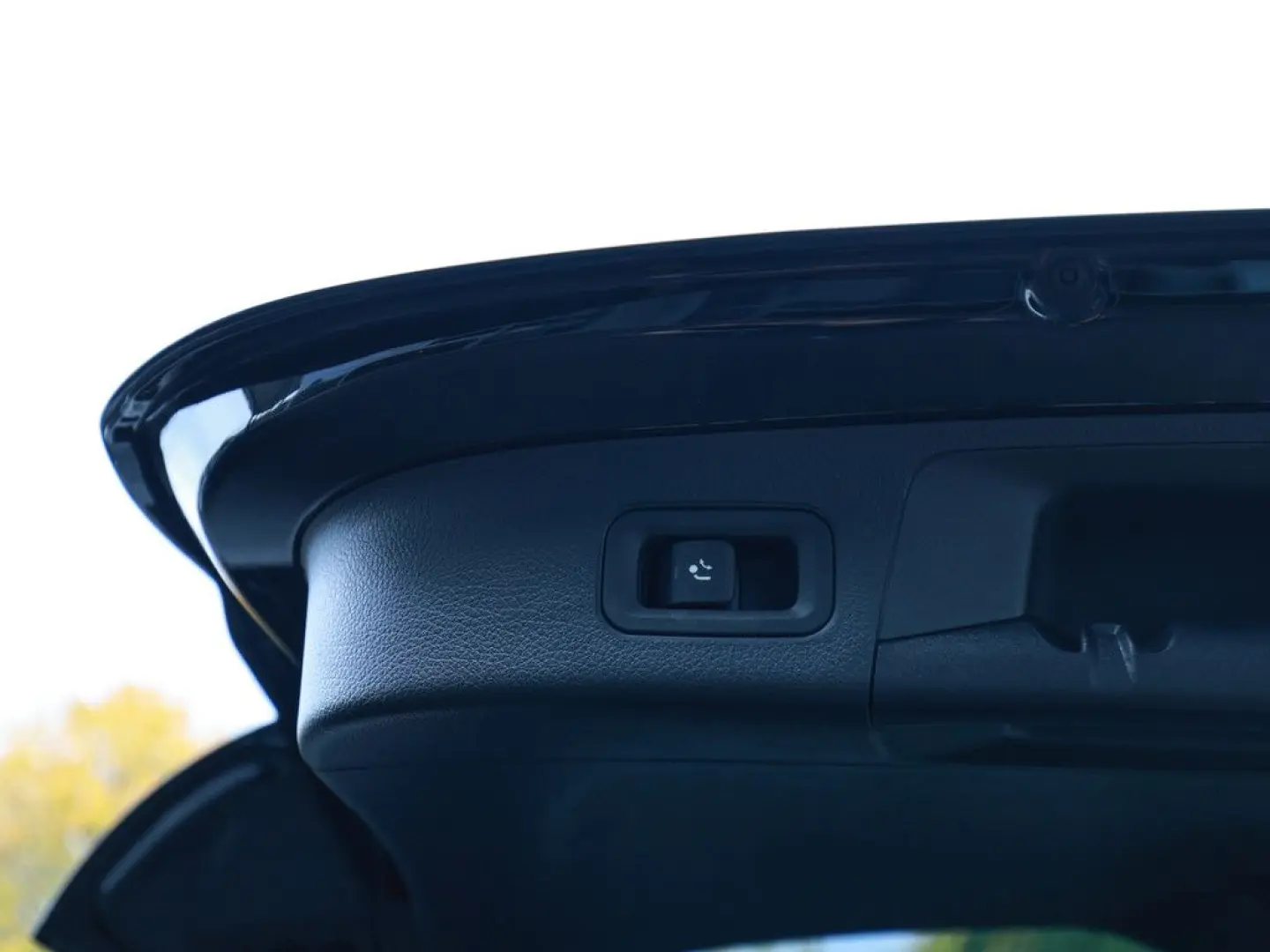 GLA 250 e AMG Sport AHK Distr. LED Pano HUD Navi