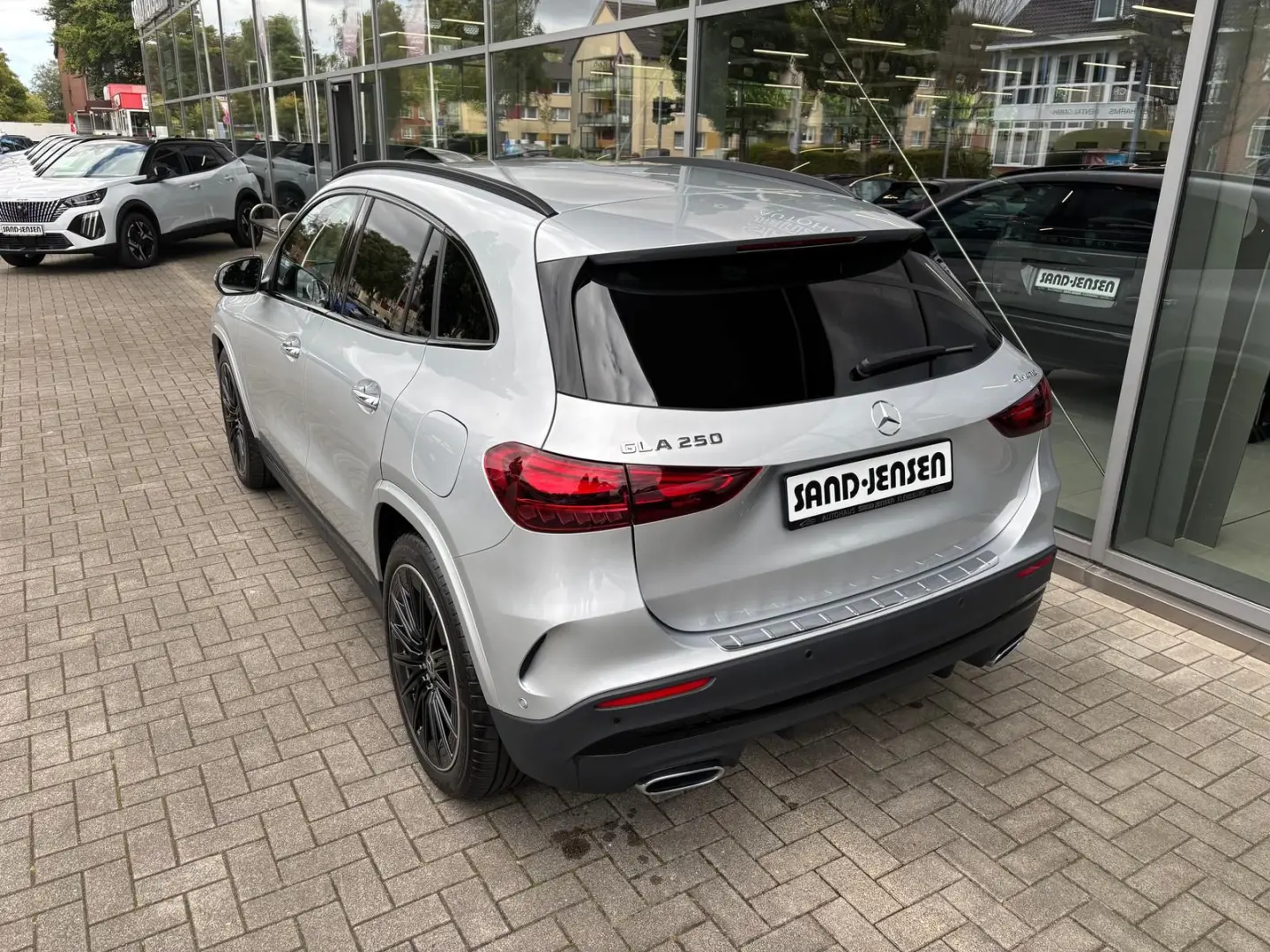 GLA 250 4M AMG Line Premium Night AHK Fahrerass