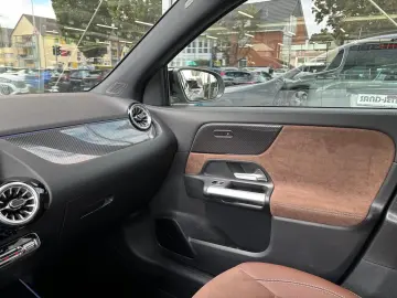 GLA 250 4M AMG Line Premium Night AHK Fahrerass