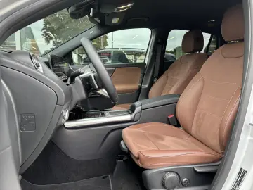 GLA 250 4M AMG Line Premium Night AHK Fahrerass