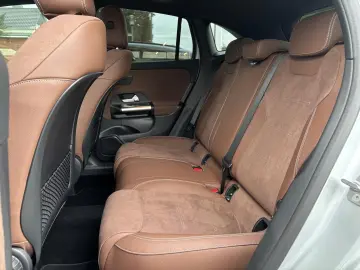 GLA 250 4M AMG Line Premium Night AHK Fahrerass